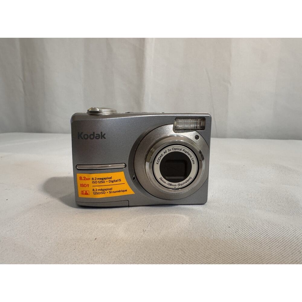Kodak EasyShare C813: Digital Camera, 8.2MP, ISO 1250, 1 GB card, Works/Tested